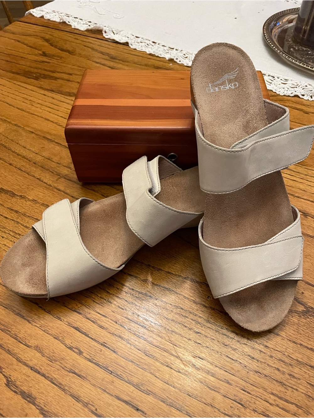 Dansko Vienna Slide Sandals 40 -biege
